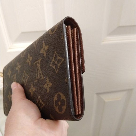 Louis Vuitton Sarah Monogram Wallet - Picture 6 of 16